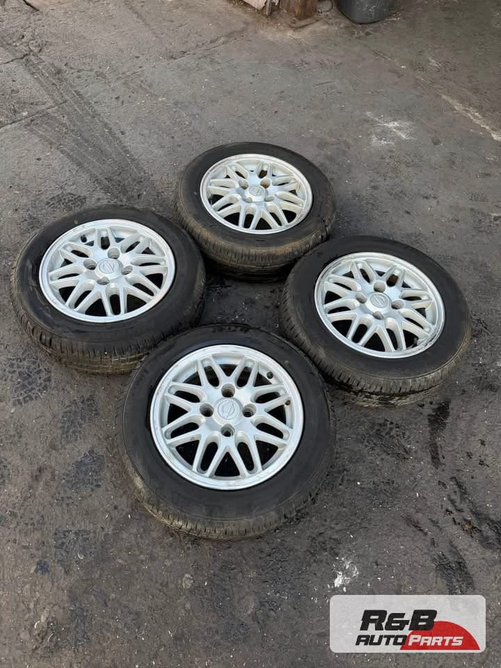 Aros Nissan primera GXE