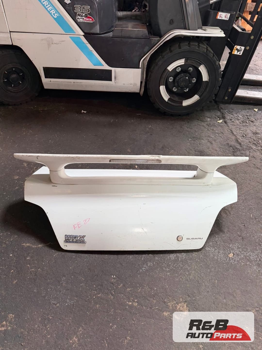 Maleta con Alerón Subaru Impreza GDA GDB
