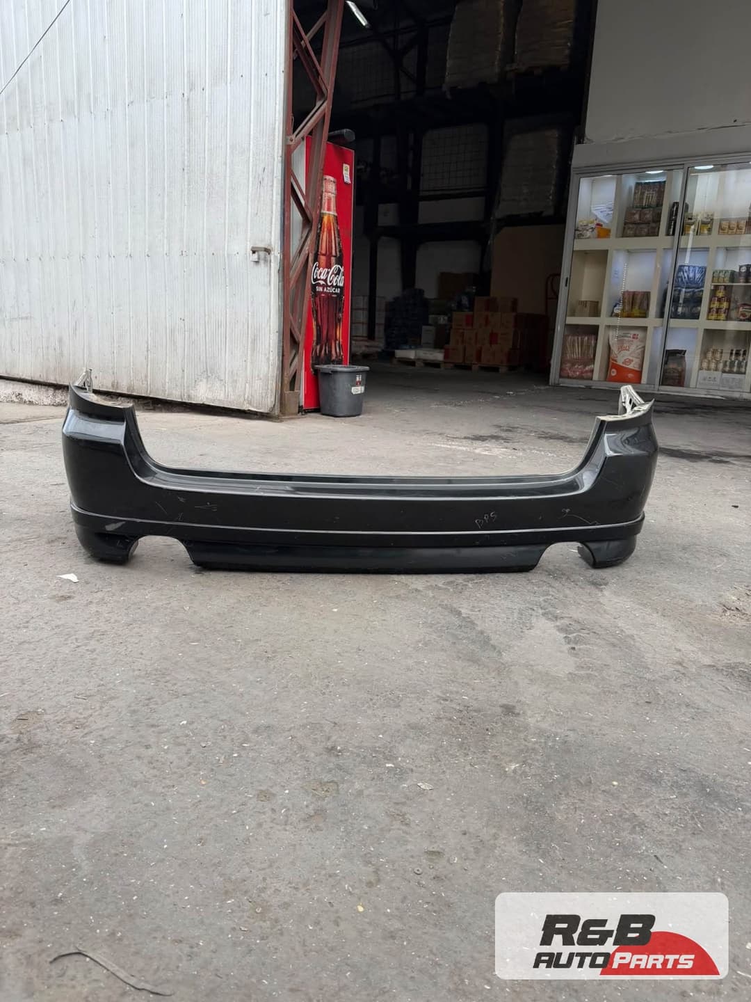 Parachoque trasero Subaru legacy 4g Wagon